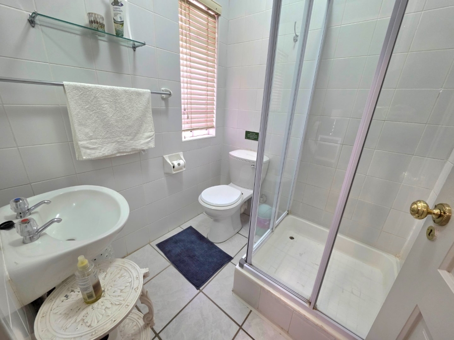 5 Bedroom Property for Sale in Clarens Free State